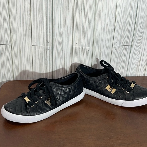 G by Guess Black Lace Up Shoes - Picture 6 of 9